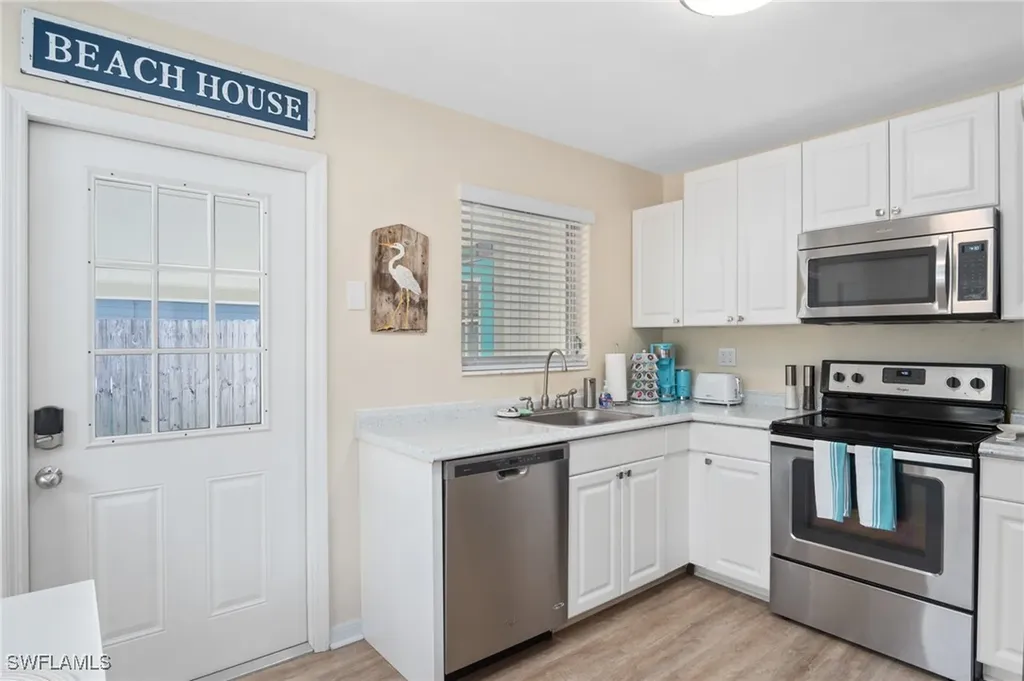 1097 Sperling Avenue Naples FL 34103