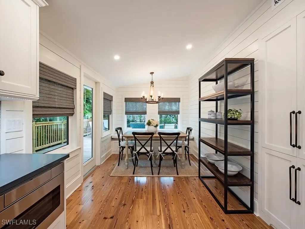 680 8th Avenue S Naples FL 34102