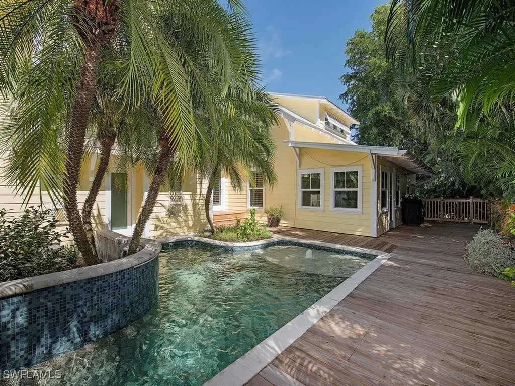 680 8th Avenue S Naples FL 34102