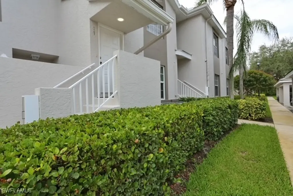 3745 Fieldstone Boulevard Naples FL 34109