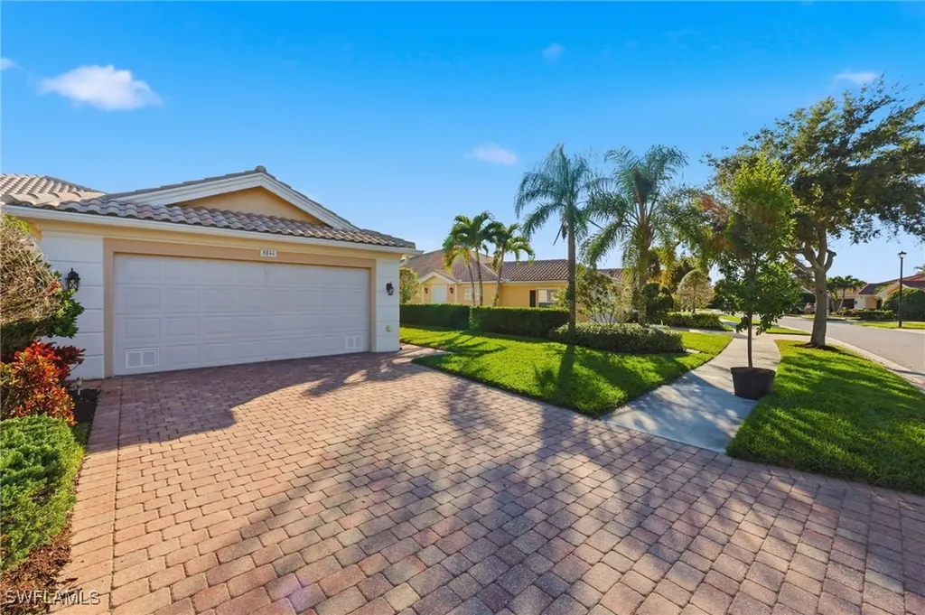 8144 Xenia Lane Naples FL 34114