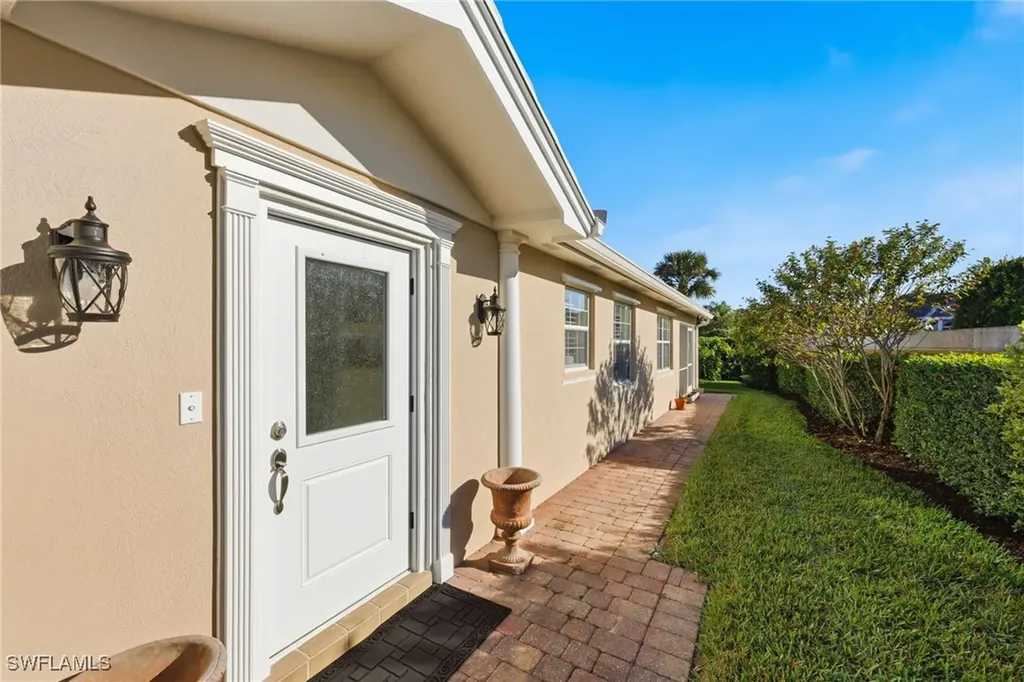 8144 Xenia Lane Naples FL 34114