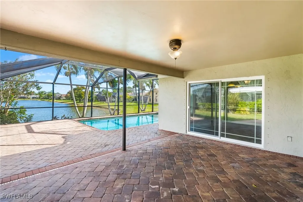10570 Regent Circle Naples FL 34109