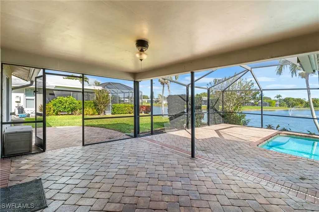 10570 Regent Circle Naples FL 34109