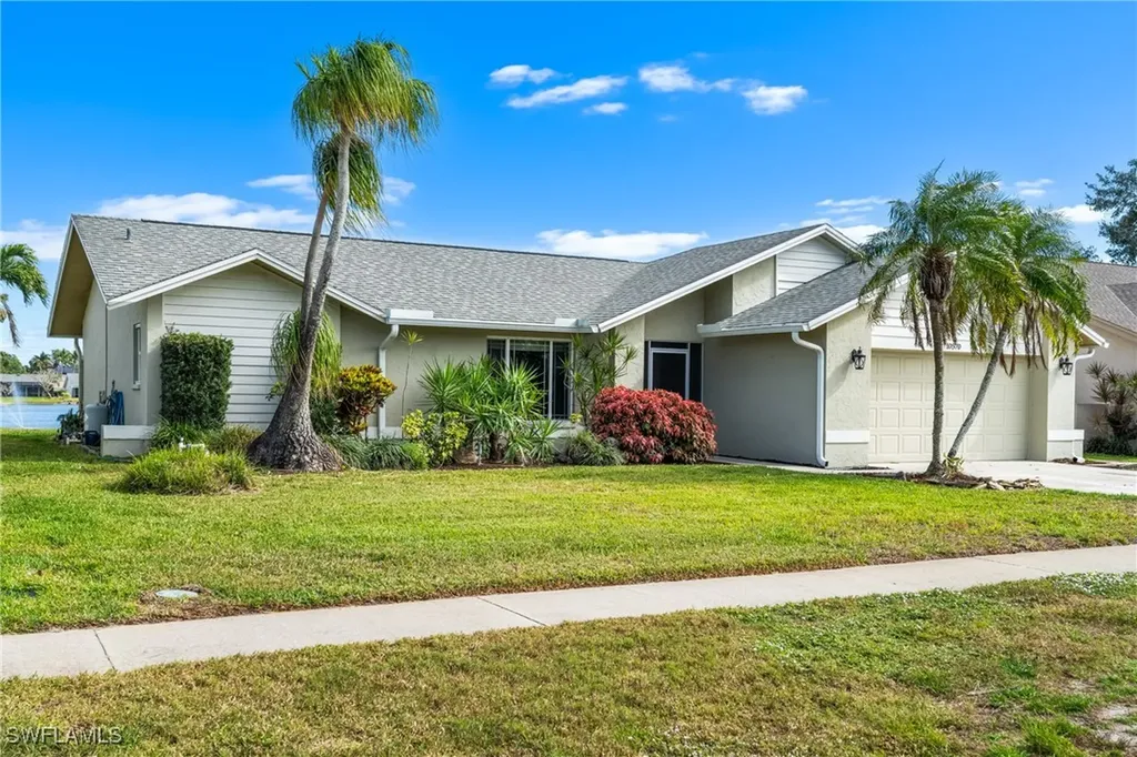 10570 Regent Circle Naples FL 34109