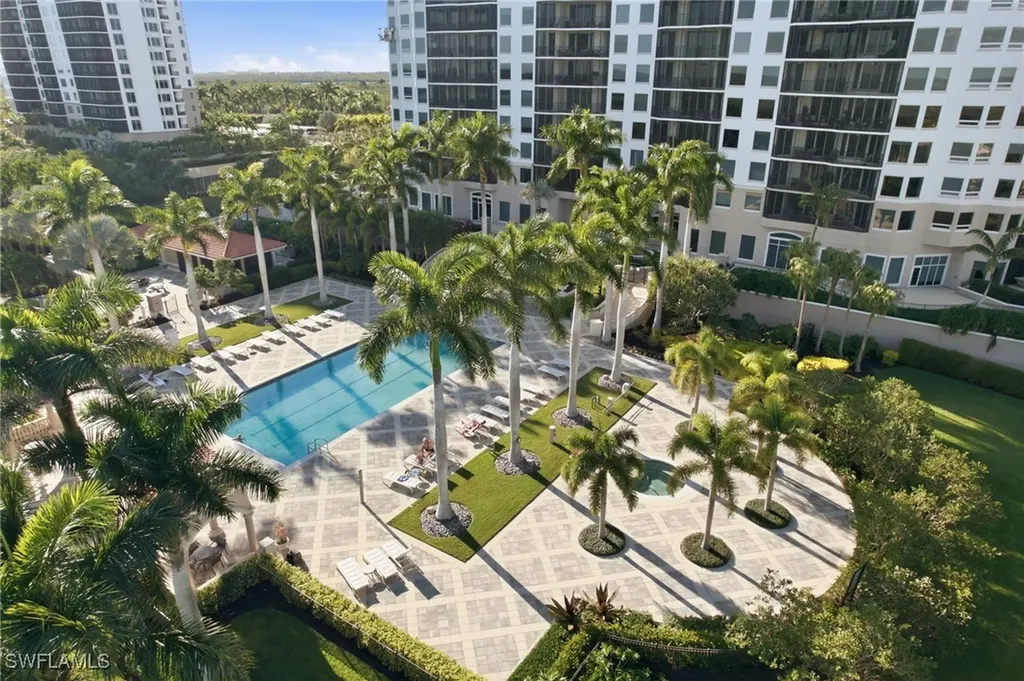 1060 Borghese Lane Naples FL 34114