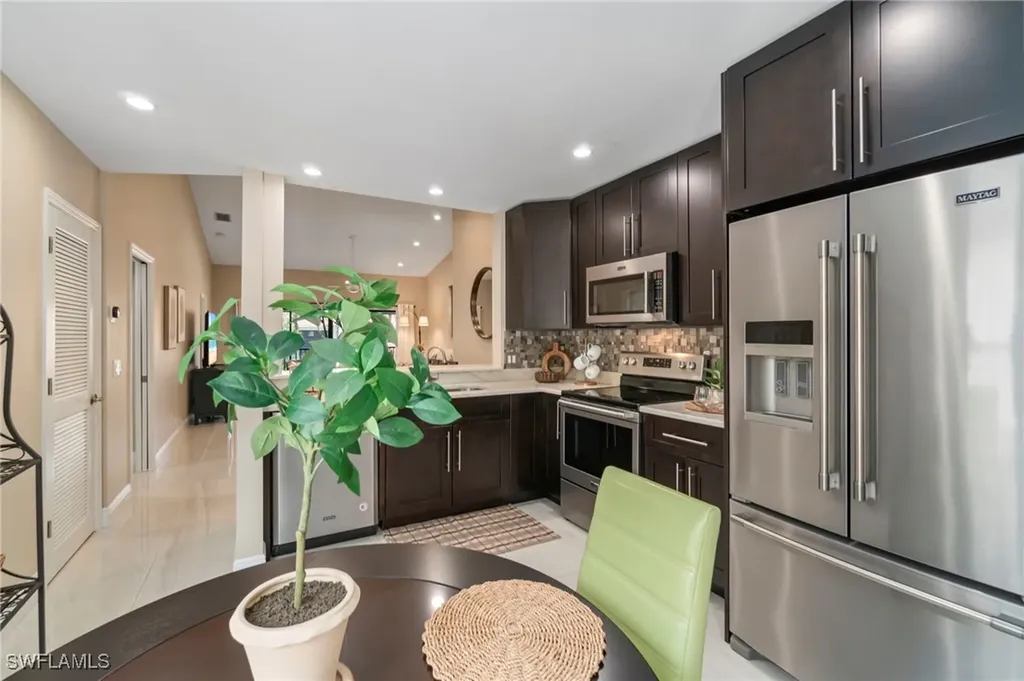 613 Serendipity Drive Naples FL 34108