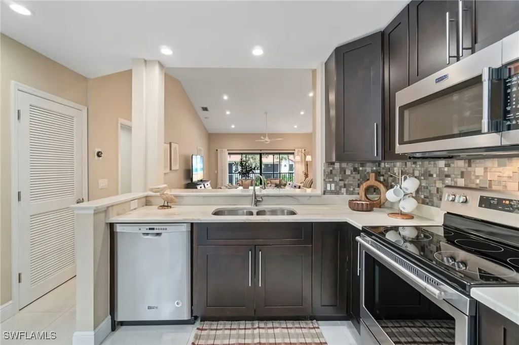 613 Serendipity Drive Naples FL 34108