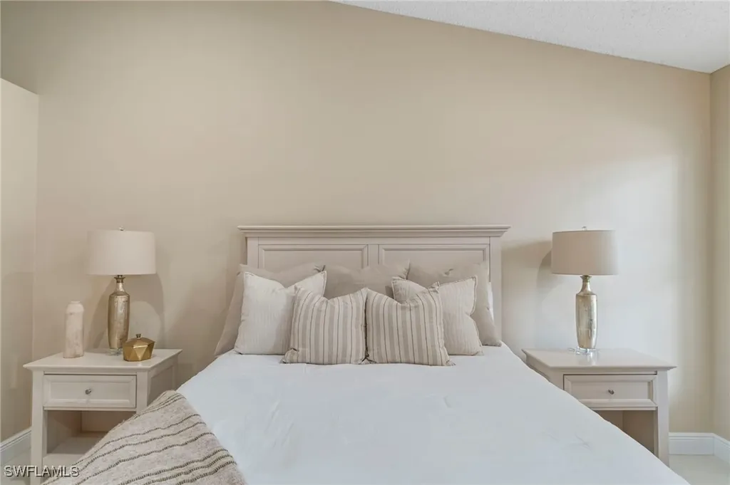 613 Serendipity Drive Naples FL 34108