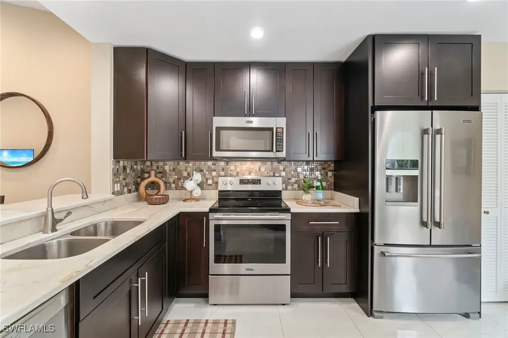 613 Serendipity Drive Naples FL 34108