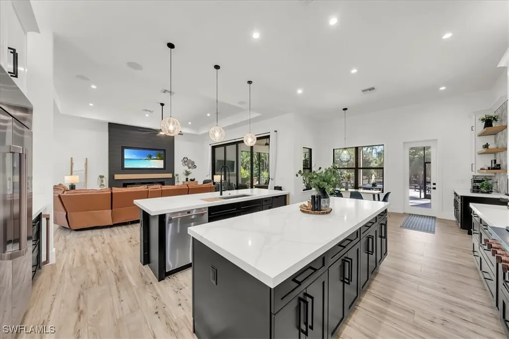 4186 3rd Avenue NW Naples FL 34119