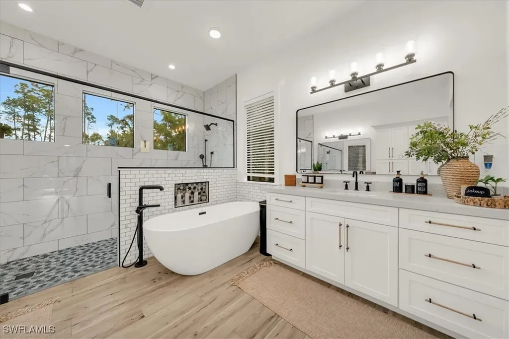 4186 3rd Avenue NW Naples FL 34119