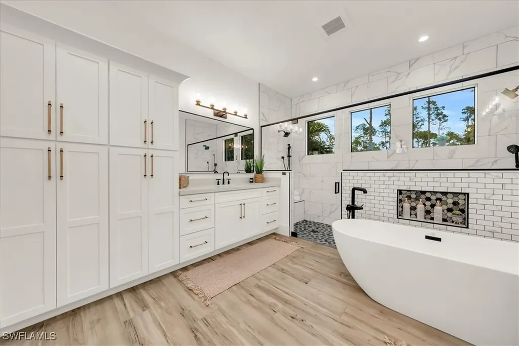 4186 3rd Avenue NW Naples FL 34119