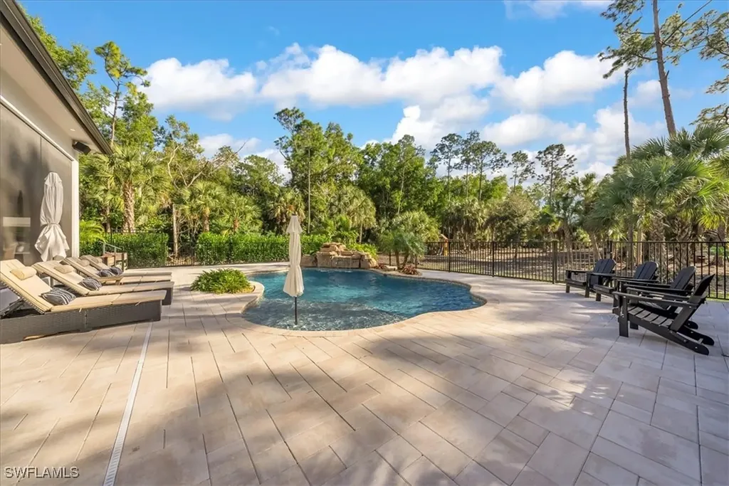 4186 3rd Avenue NW Naples FL 34119
