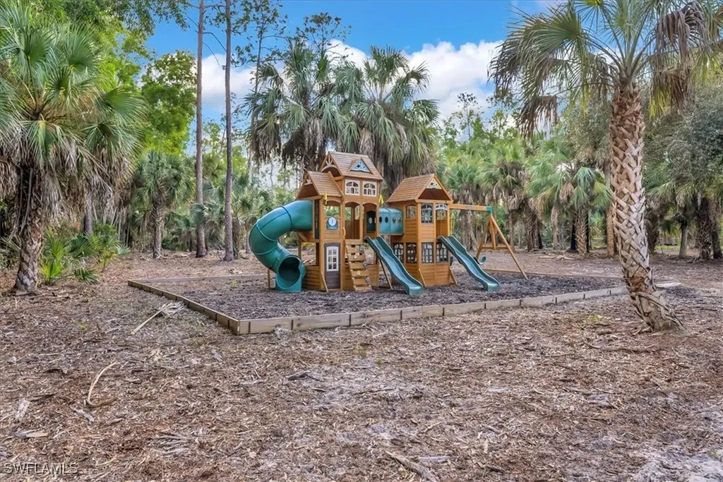 4186 3rd Avenue NW Naples FL 34119
