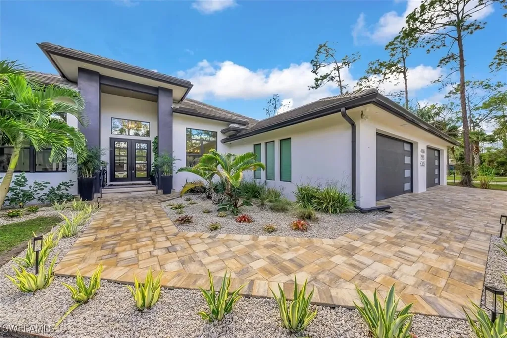 4186 3rd Avenue NW Naples FL 34119