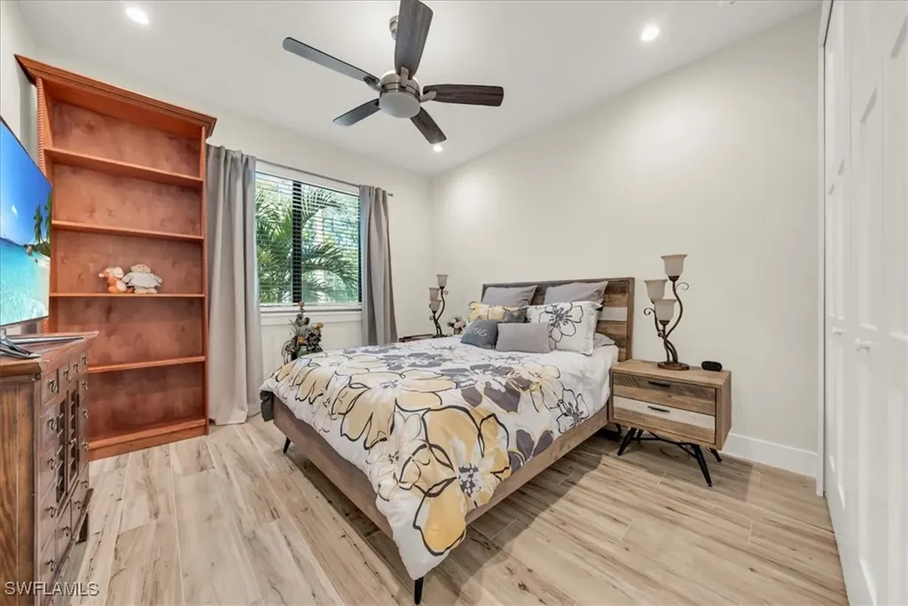 4186 3rd Avenue NW Naples FL 34119