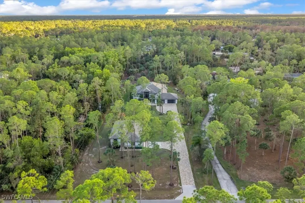 4186 3rd Avenue NW Naples FL 34119