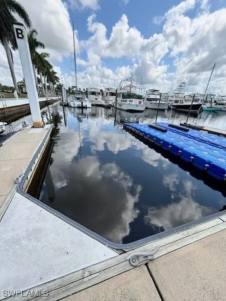 525 Newport Drive Naples FL 34114
