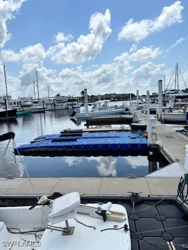 525 Newport Drive Naples FL 34114