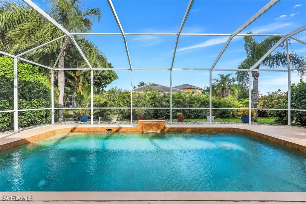 Naples FL, 8493 Laurel Lakes Boulevard