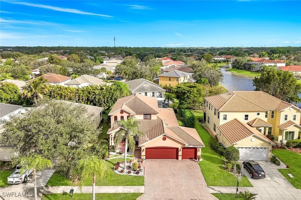 8493 Laurel Lakes Boulevard Naples FL 34119