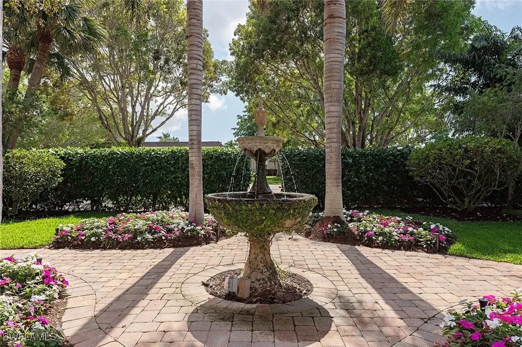 545 Broad Avenue S Naples FL 34102