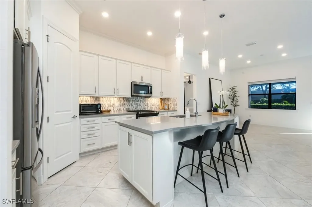7222 Wilton Drive Naples FL 34109