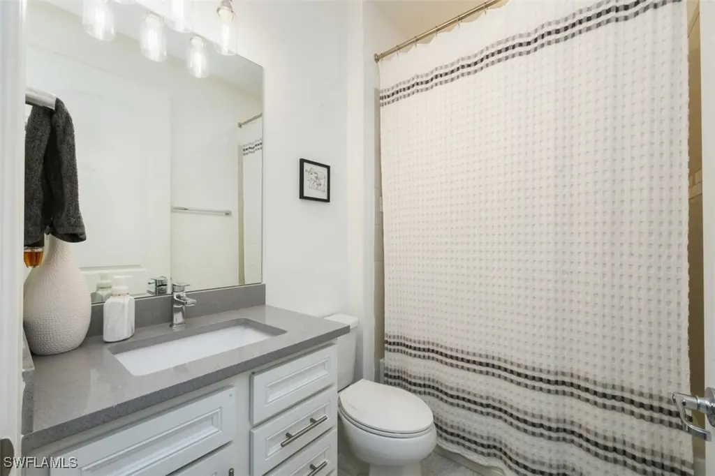 7222 Wilton Drive Naples FL 34109