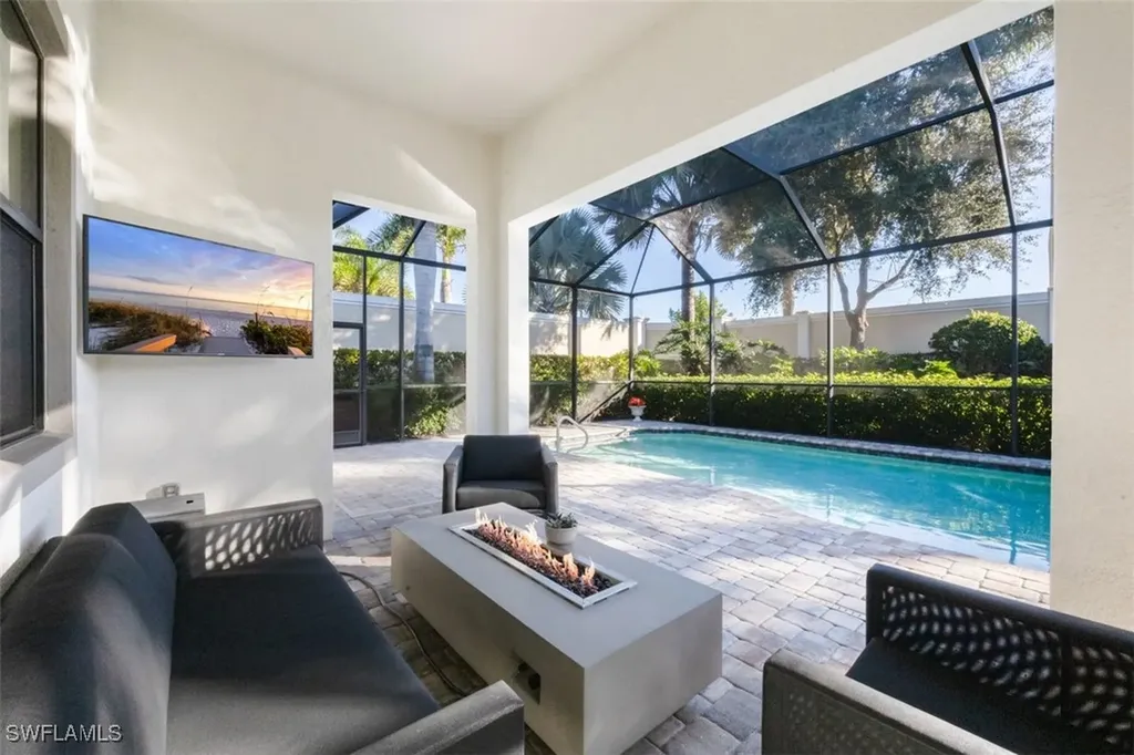 7222 Wilton Drive Naples FL 34109