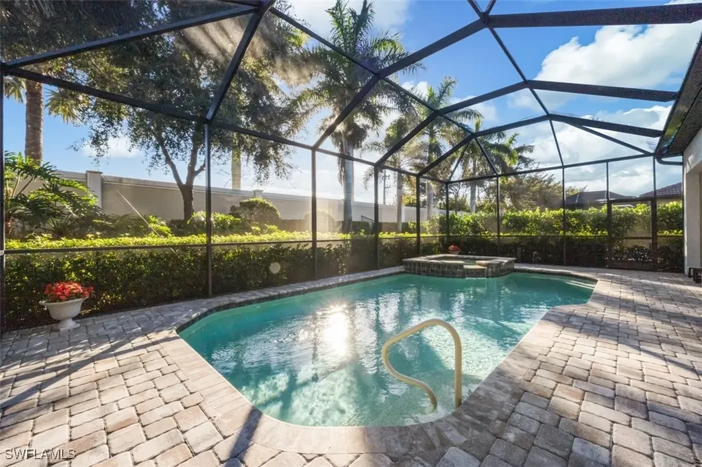 7222 Wilton Drive Naples FL 34109