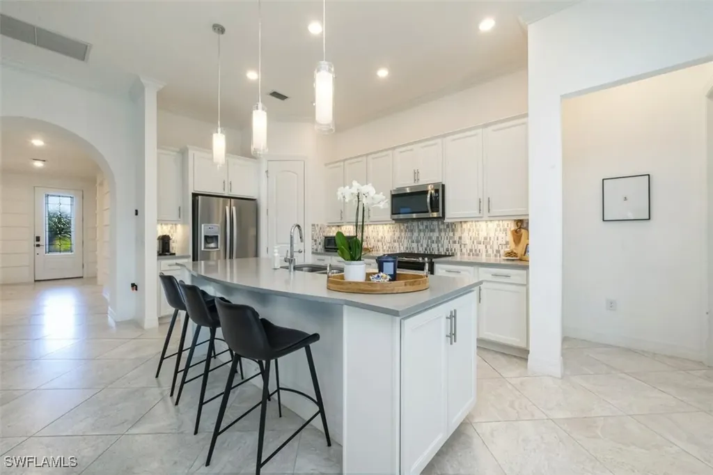 7222 Wilton Drive Naples FL 34109