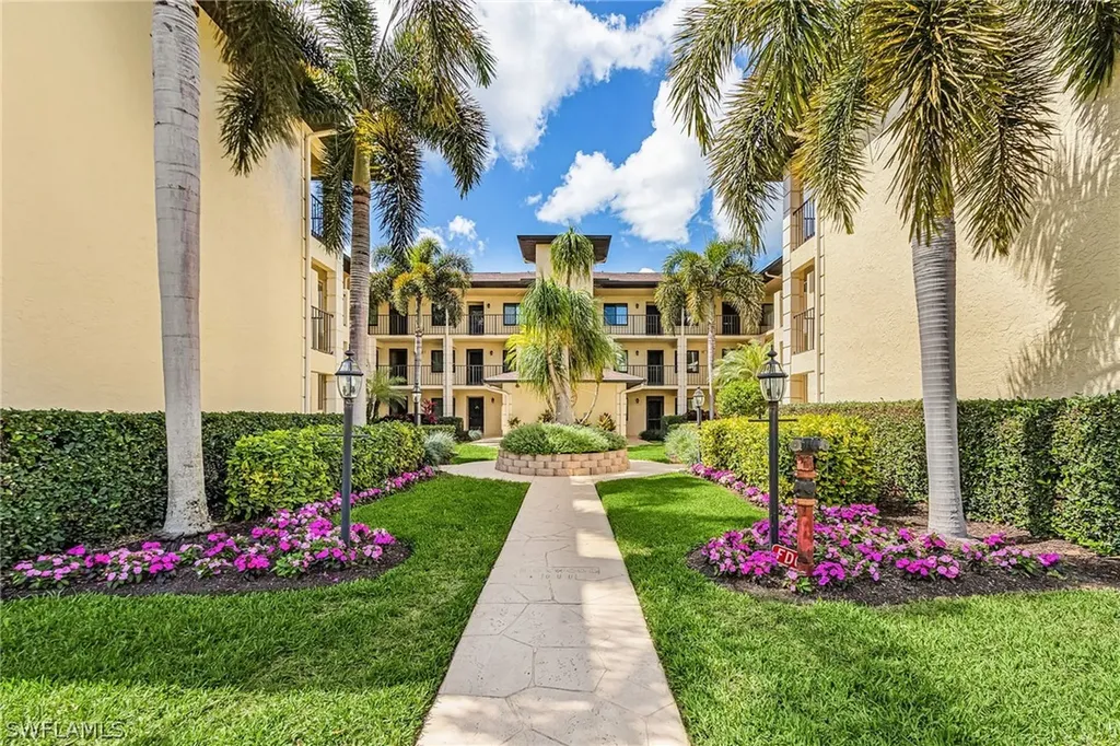 228 Fox Glen Drive Naples FL 34104