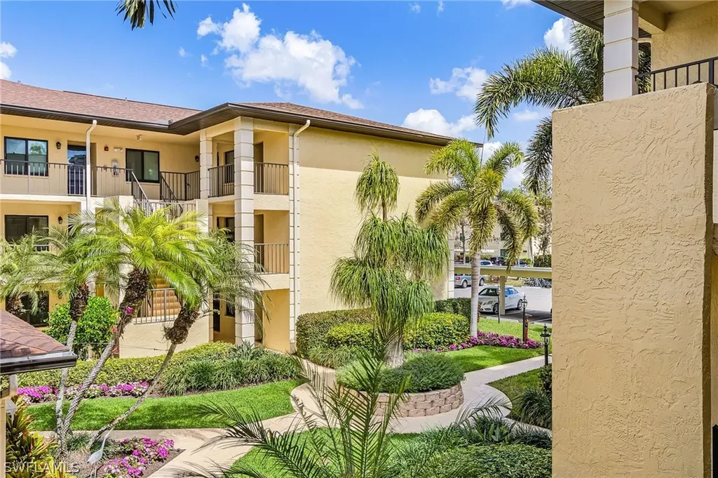 228 Fox Glen Drive Naples FL 34104