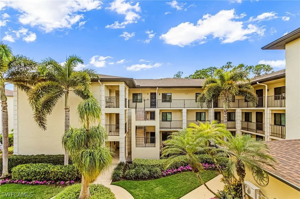 228 Fox Glen Drive Naples FL 34104