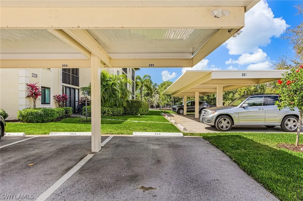 228 Fox Glen Drive Naples FL 34104