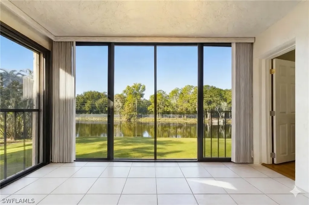 228 Fox Glen Drive Naples FL 34104