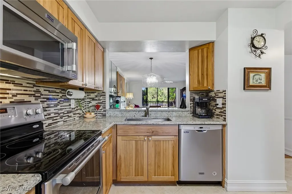 228 Fox Glen Drive Naples FL 34104