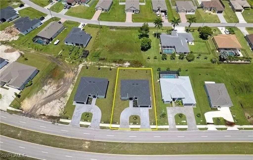 324 El Dorado Boulevard S Cape Coral FL 33991