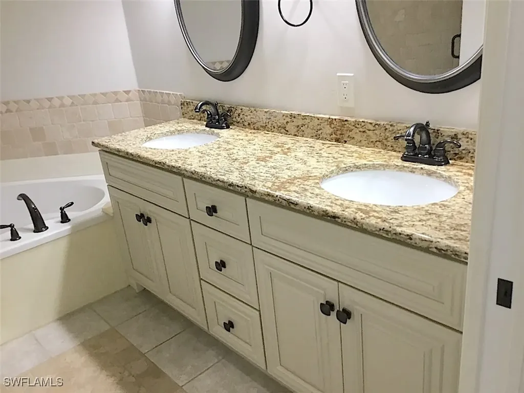 2200 Arielle Drive Naples FL 34109