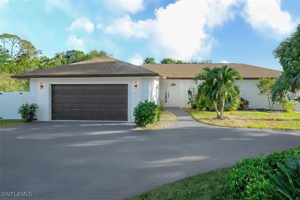 102 Sharwood Drive Naples FL 34110