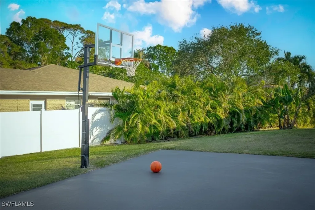 102 Sharwood Drive Naples FL 34110