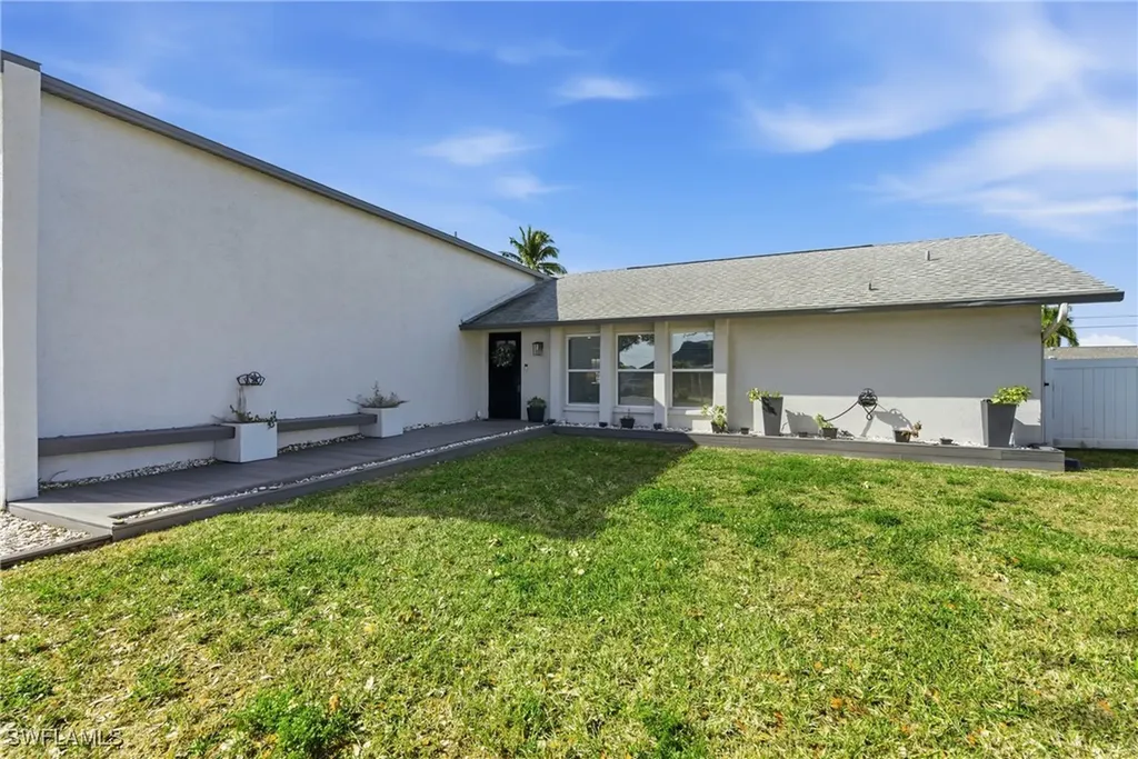 3612 SW 6th Place Cape Coral FL 33914