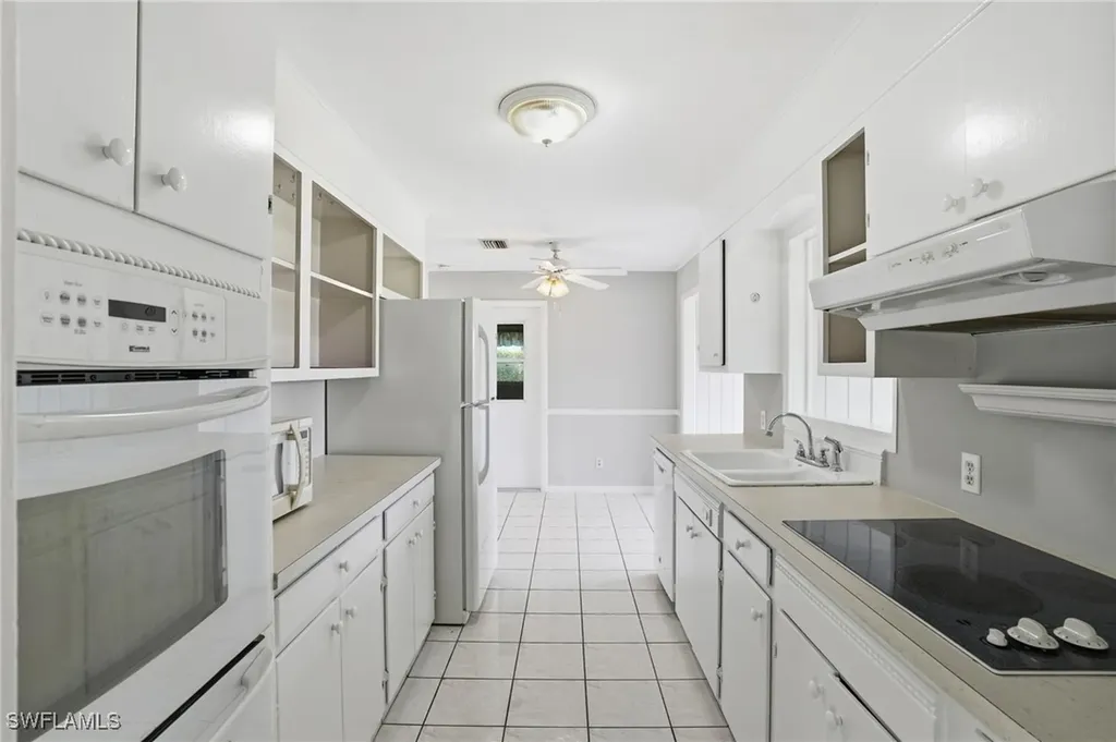 169 Viking Way Naples FL 34110