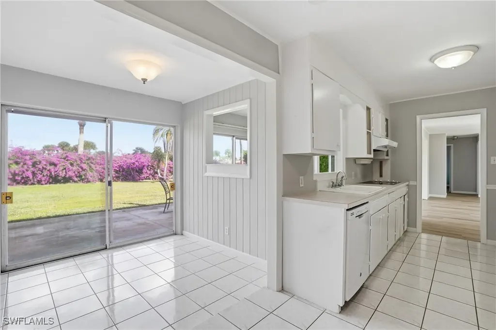 169 Viking Way Naples FL 34110