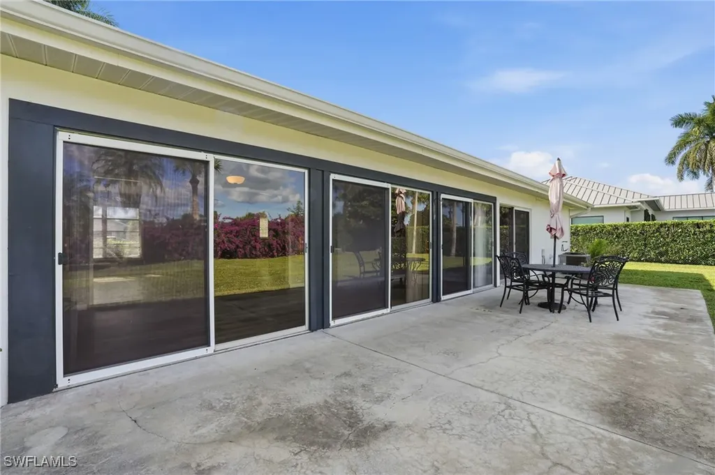 169 Viking Way Naples FL 34110