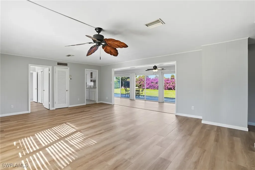 169 Viking Way Naples FL 34110