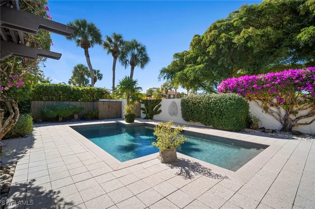 500 Tierra Mar Lane E Naples FL 34108