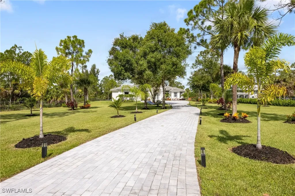 909 8th Street SE Naples FL 34117