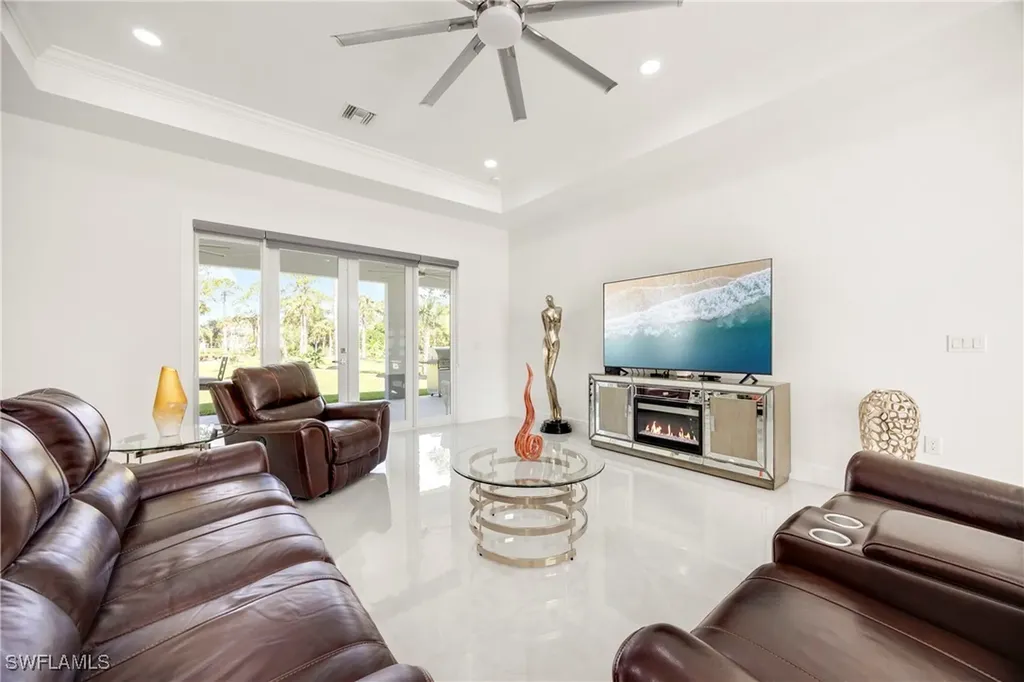 909 8th Street SE Naples FL 34117